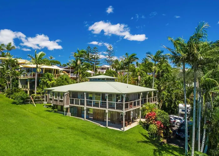 Cape Breeze - 5 Bedroom Home With Headland Views Byron Bay